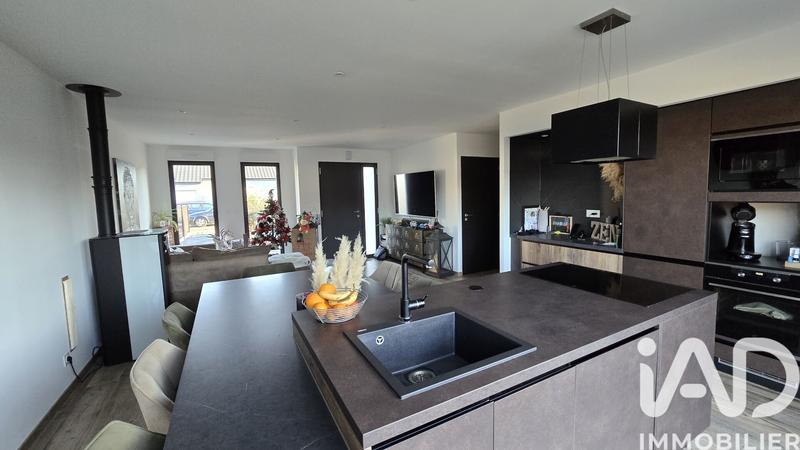 Maison - 101 m² - 5 pièces