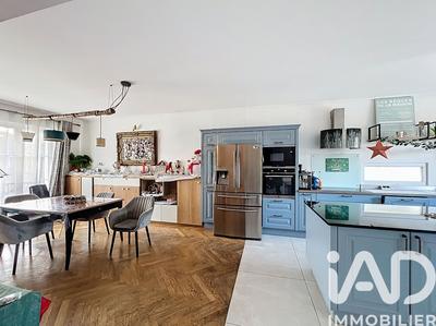 Maison - 180 m² - 7 pièces