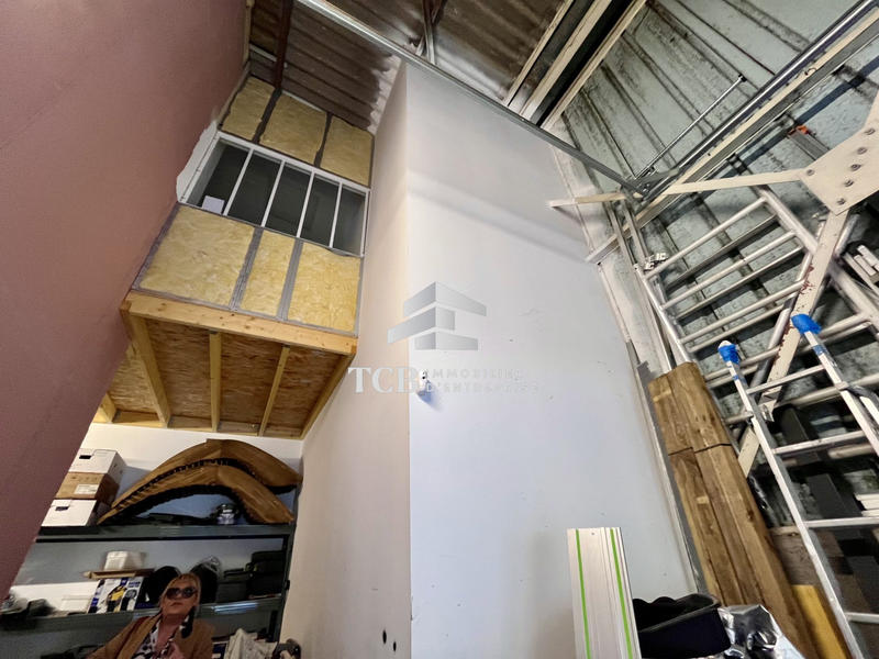 Local d'activités - 145 m²