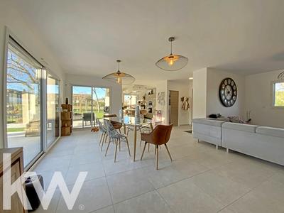 Maison - 142 m² - 5 pièces