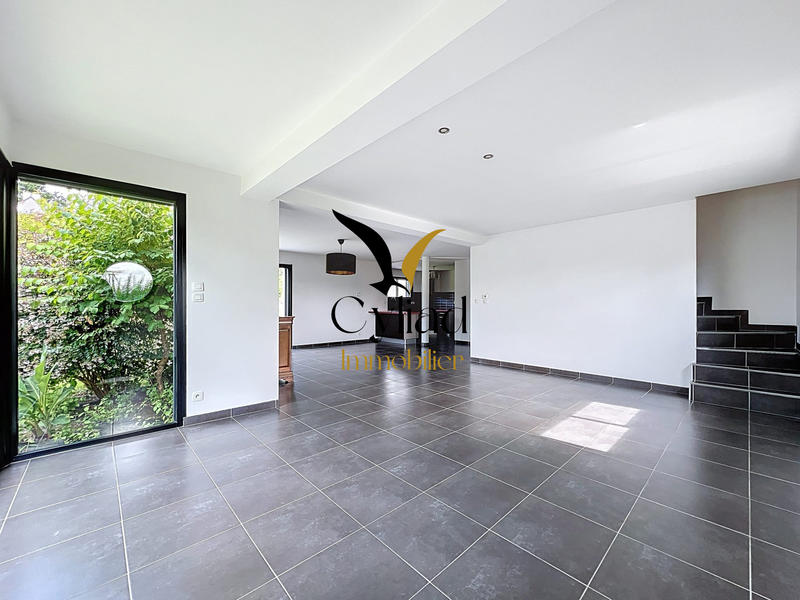 Maison contemporaine - 136 m² - 6 pièces