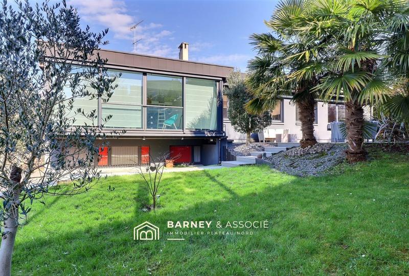 Maison contemporaine - 221 m² - 8 pièces