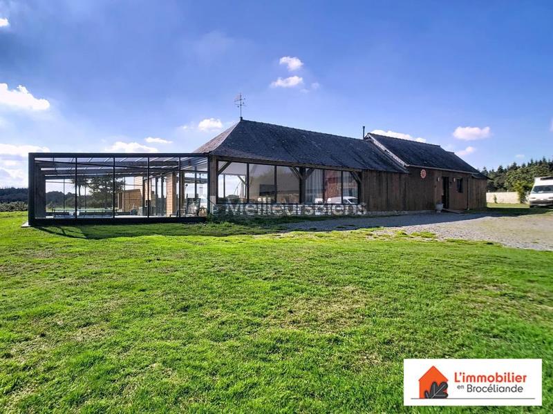 Propriété - 324 m² - 9 pièces