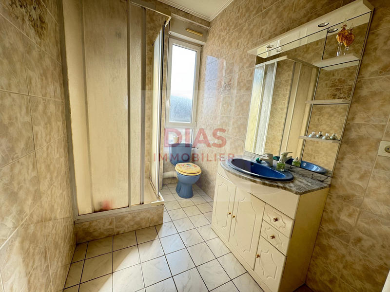 Maison - 245 m² - 1 pièce