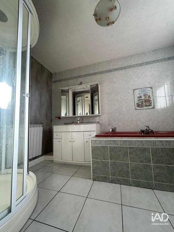 Maison - 250 m² - 6 pièces