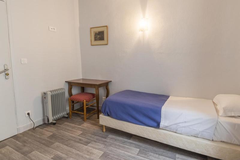 Chambre - 26 pièces