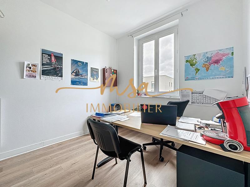 Bureau - 124 m² - 7 pièces