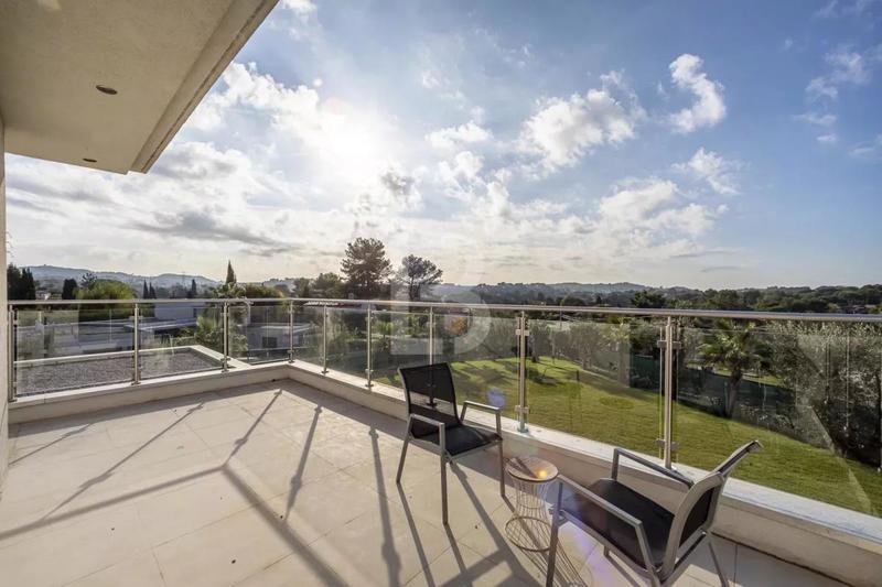 Villa - 265 m² - 7 pièces