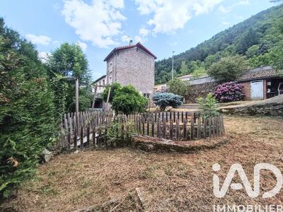 Maison - 96 m² - 5 pièces