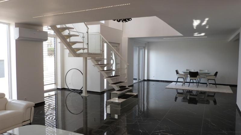 Villa - 180 m² - 6 pièces