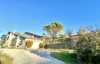 Maison - 138 m² - 6 pièces