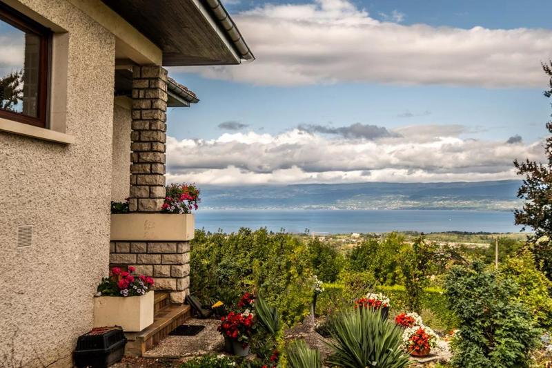 Propriété - 216 m² - 9 pièces