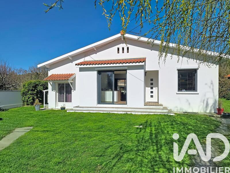 Maison - 90 m² - 3 pièces