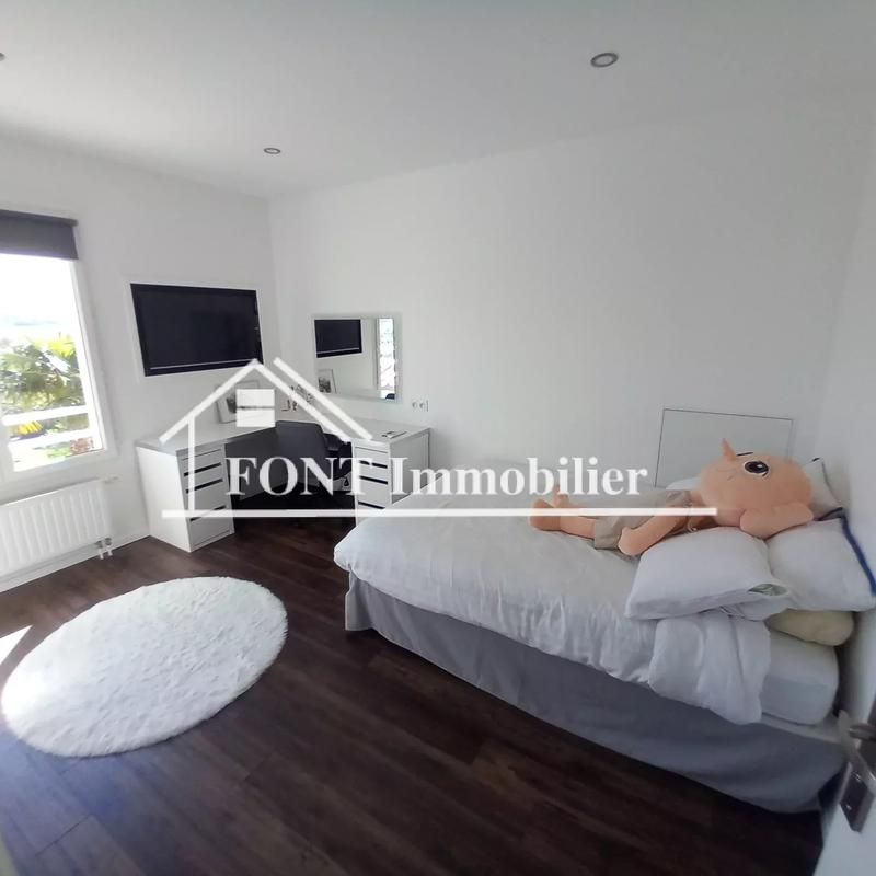 Maison - 338 m² - 8 pièces