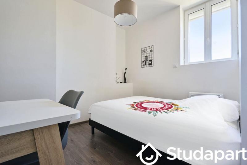 Chambre - 10 m² - 1 pièce