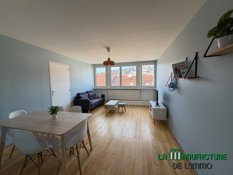 Appartement - 90 m² - 4 pièces