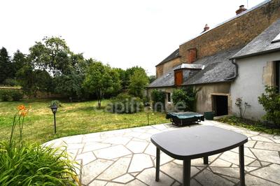 Maison - 289 m² - 12 pièces