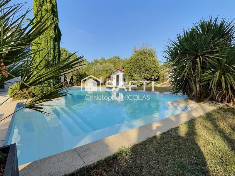 Villa - 165 m² - 6 pièces
