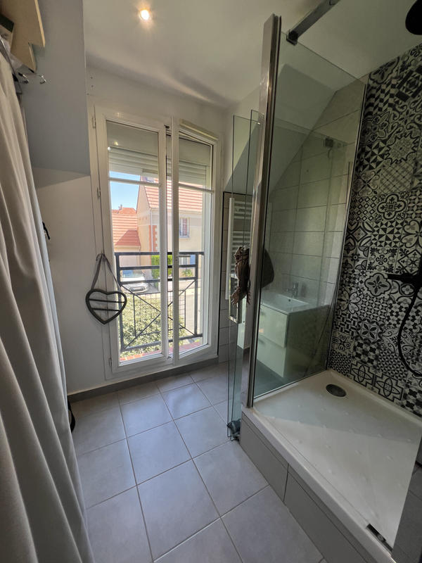 Maison - 80 m² - 5 pièces