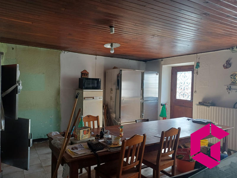 Maison - 390 m² - 6 pièces