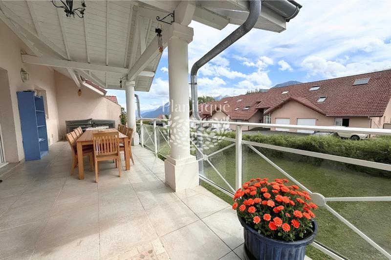 Appartement - 211 m² - 7 pièces