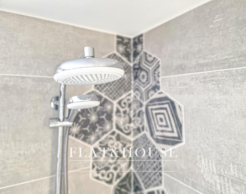 Appartement - 77 m² - 5 pièces