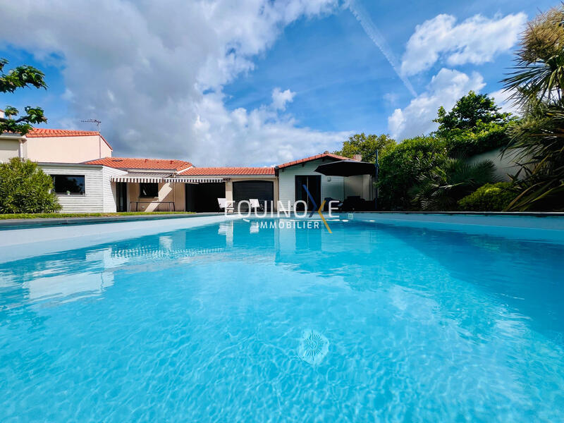 Maison - 180 m² - 7 pièces