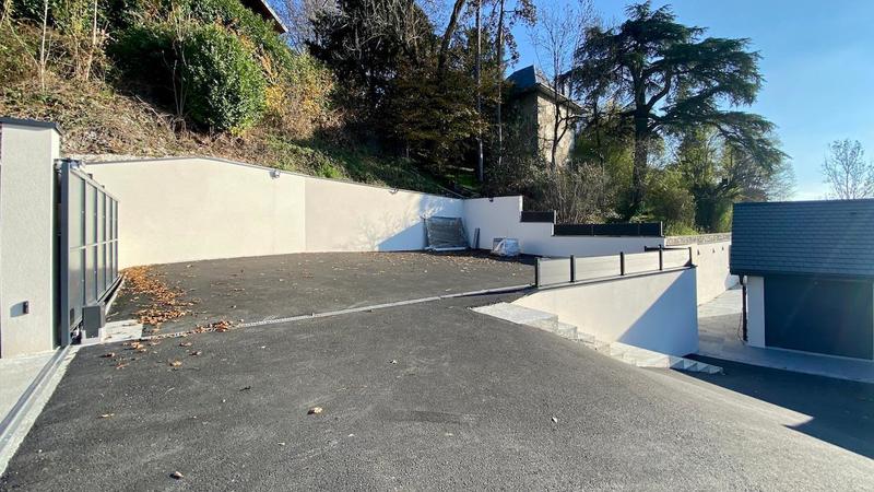 Maison - 240 m² - 6 pièces