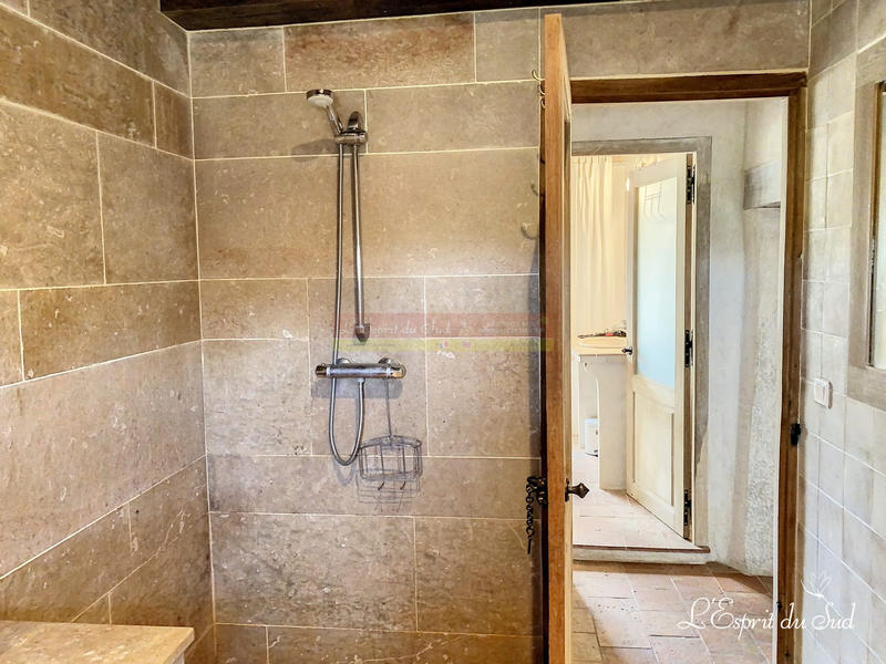 Maison - 245 m² - 11 pièces