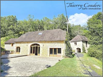 Maison - 213 m² - 9 pièces