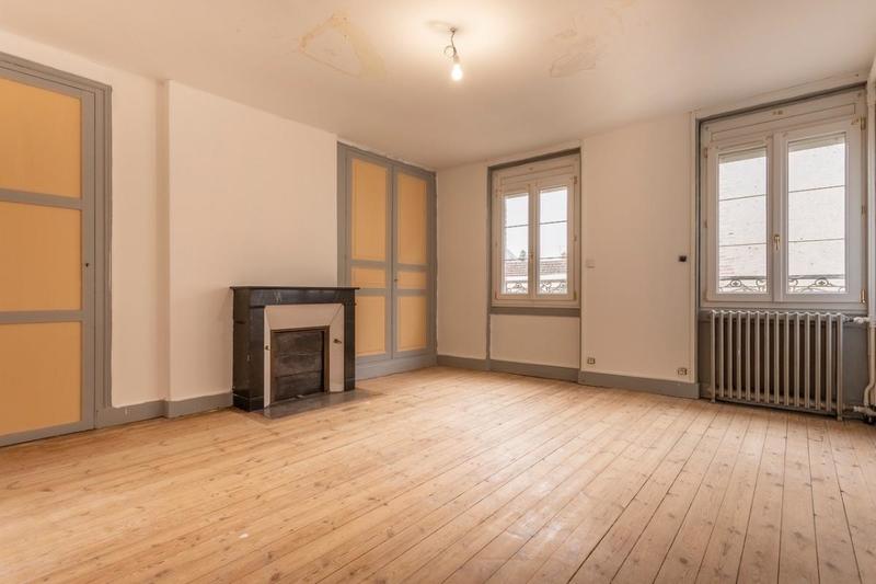 Maison - 177 m² - 8 pièces