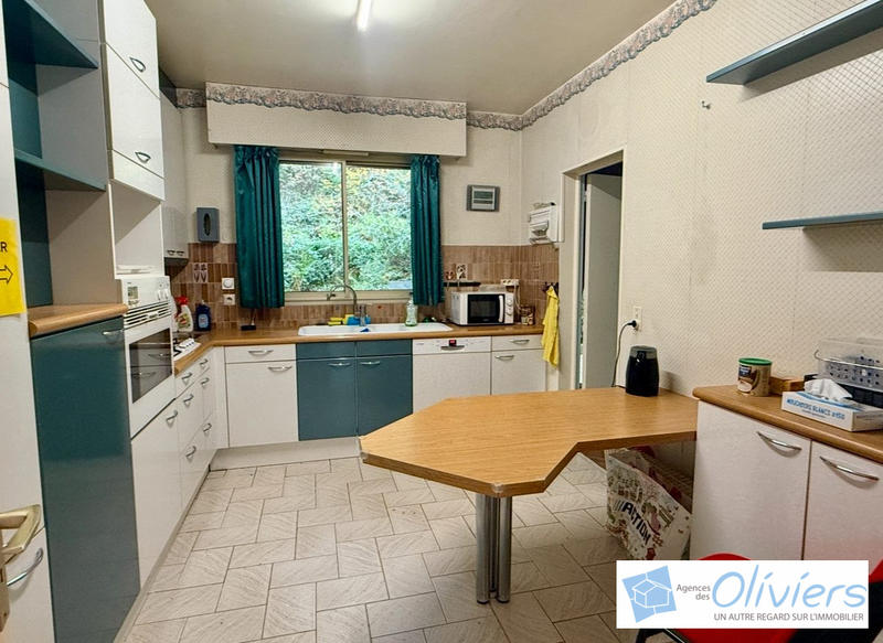 Maison traditionnelle - 375 m² - 9 pièces