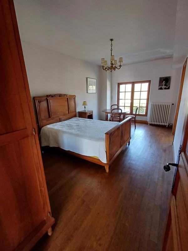 Maison - 211 m² - 8 pièces