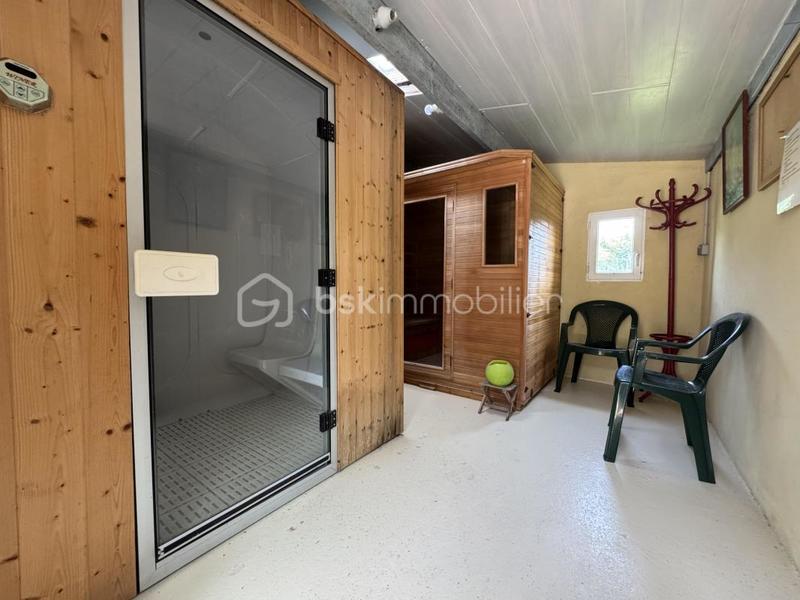 Maison - 295 m² - 12 pièces