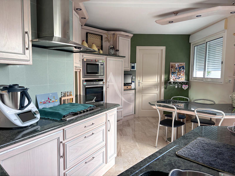 Maison - 185 m² - 5 pièces