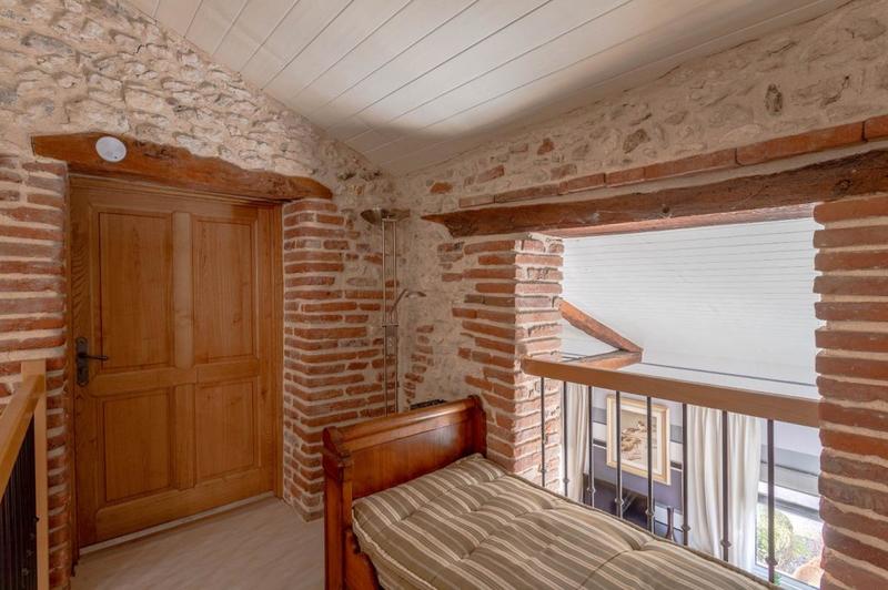 Propriété - 374 m² - 15 pièces