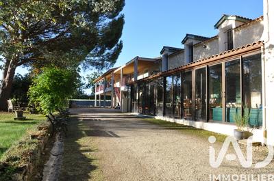 Maison - 499 m² - 16 pièces