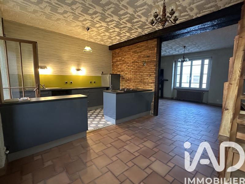 Maison - 181 m² - 7 pièces