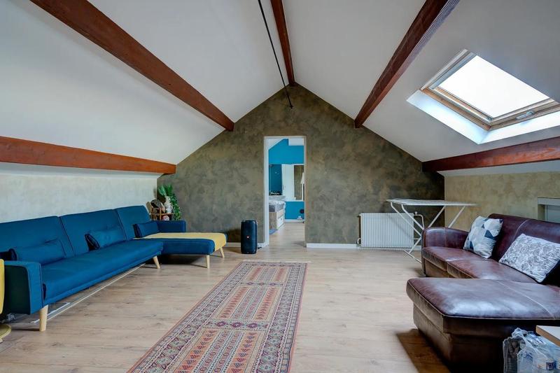 Appartement - 156 m² - 8 pièces