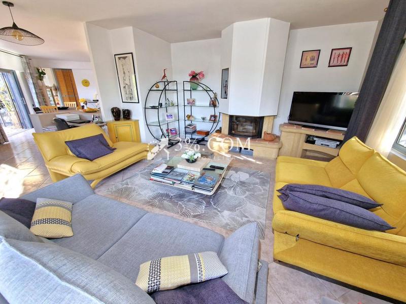 Villa - 196 m² - 6 pièces