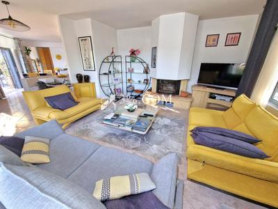 Villa - 196 m² - 5 pièces