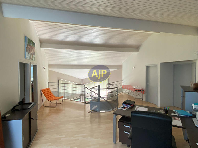 Maison d'architecte - 300 m² - 8 pièces