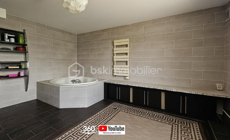 Maison traditionnelle - 140 m² - 5 pièces