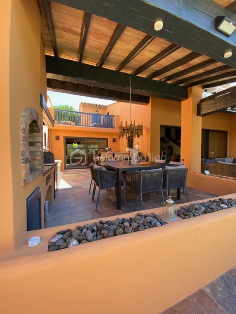 Villa - 203 m² - 6 pièces