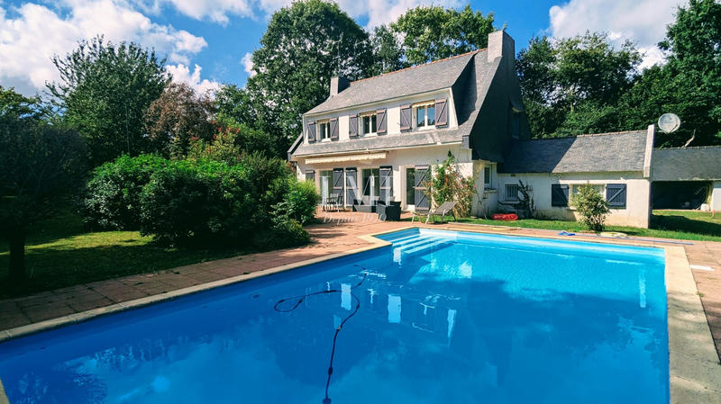 Maison traditionnelle - 150 m² - 7 pièces