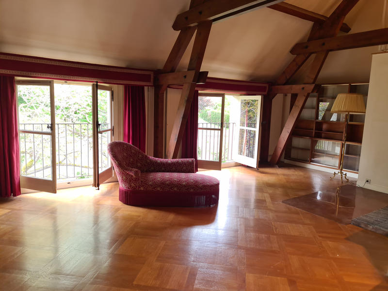 Propriété - 341 m² - 13 pièces