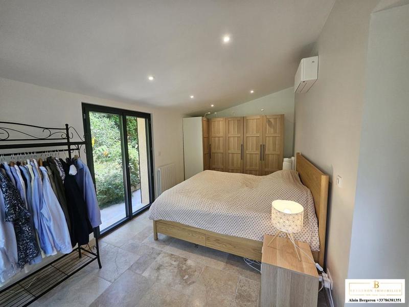 Maison - 185 m² - 5 pièces