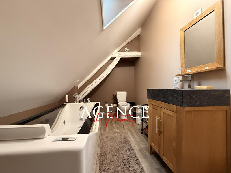 Maison - 205 m² - 5 pièces