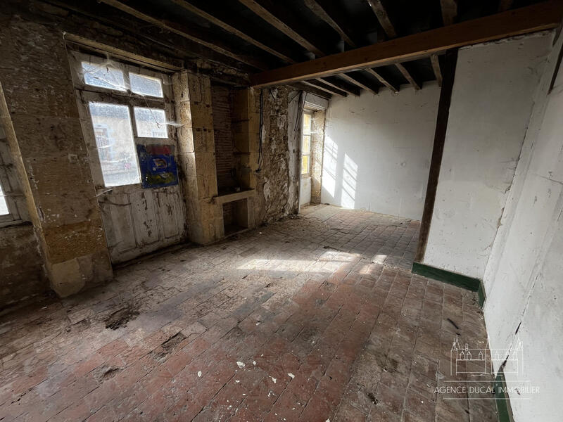 Maison - 160 m² - 2 pièces