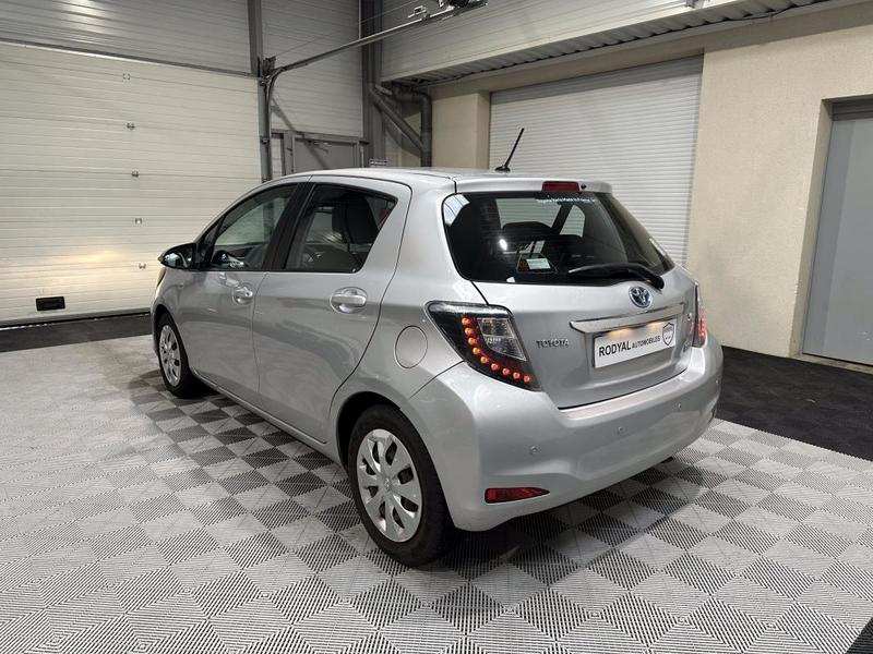 Toyota Yaris France 1.5 VVTi 16v Hsd Hybrid 100h E-Cvt 75 cv Boîte auto